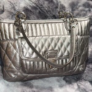 Coach Poppy Quilted Leather Shopper Tote Bag in silver 
#glamour #party #luxury